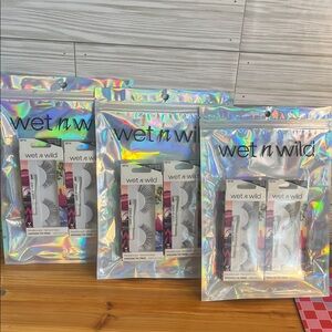 Wet n Wild Holographic Eyelash Set - set of 6!!!! 3 double packs. Glue included